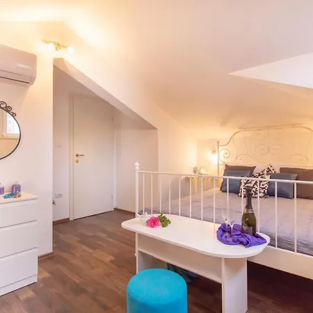Pax Villa
